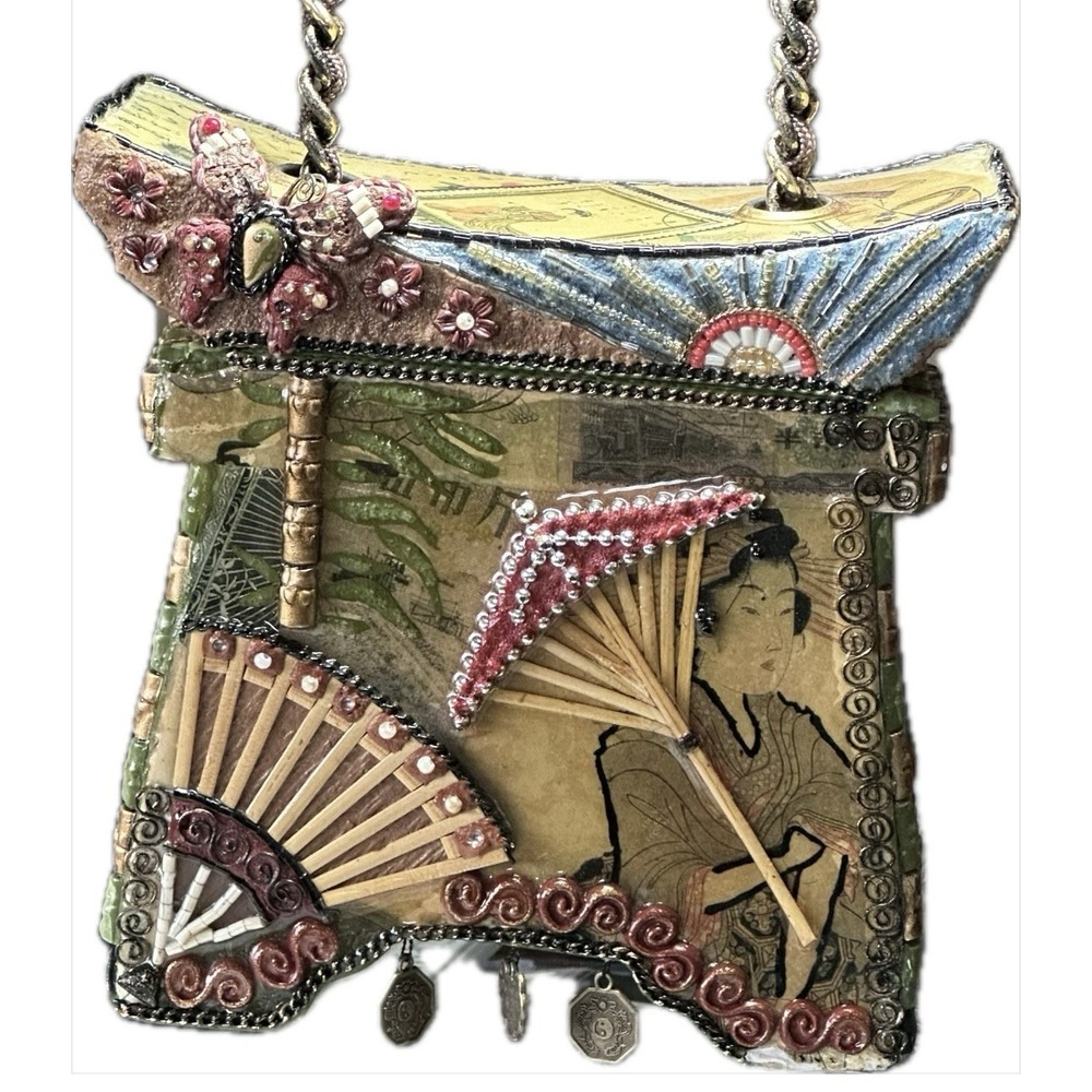 MARY FRANCES Hand Beaded Bag Purse ASIAN LADY Pagoda Shaped Cross Body Vintage